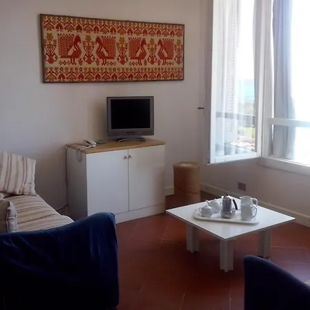 Aparthotel Rocca Ruja Vip *