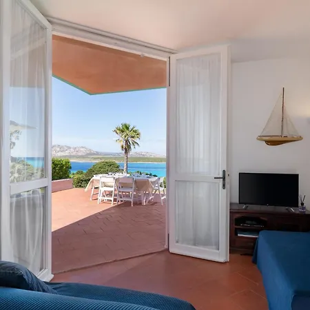 Rocca Ruja Vip Aparthotel 4*